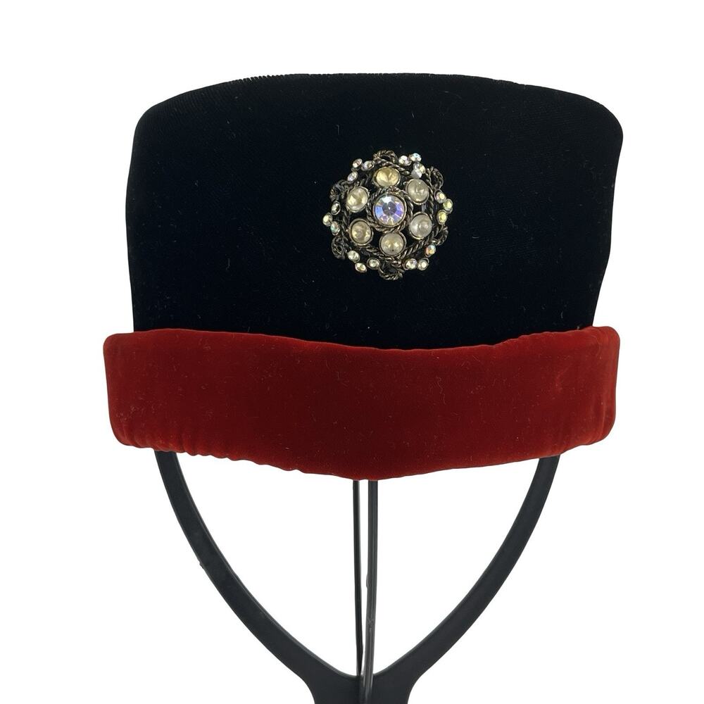 Vintage 1950s Red Velvet Hat – Pleated Exterior & Soft Lining